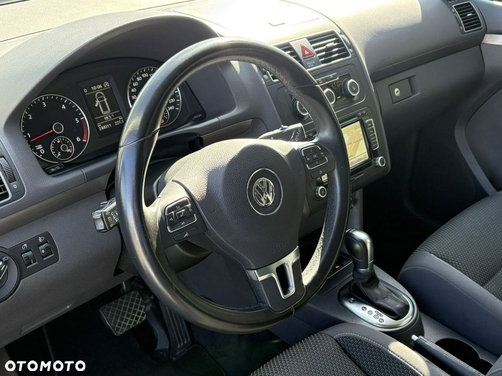 Volkswagen Touran 1.6 TDI DPF BlueMotion Technology DSG Cup - 24