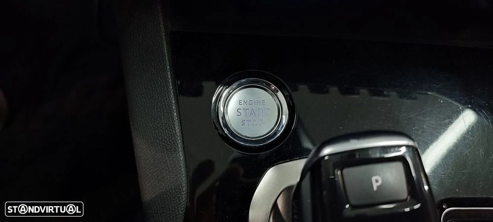 Peugeot 3008 1.2 PureTech Allure EAT8 - 24