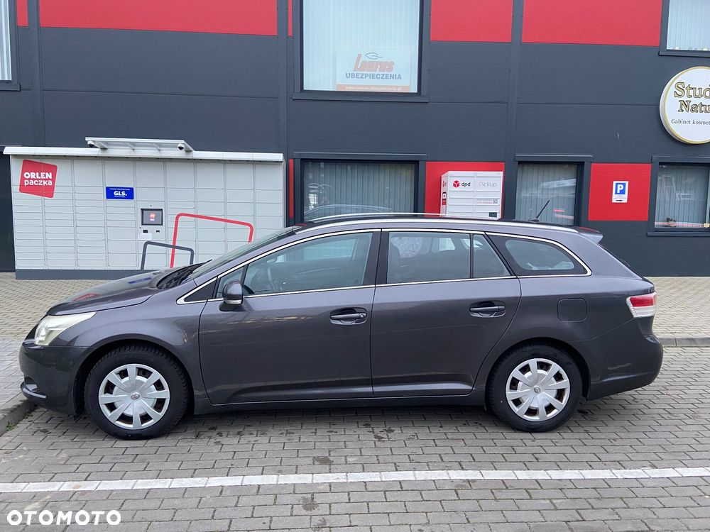 Toyota Avensis 1.6 Luna EU5 - 6
