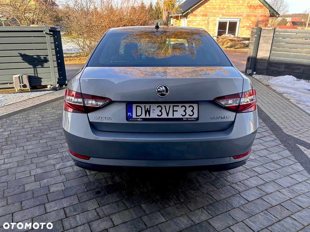 Skoda Superb 2.0 TDI L&K DSG - 5