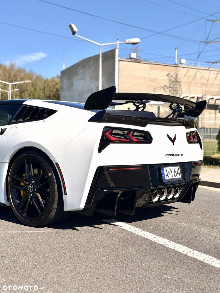 Chevrolet Corvette - 4
