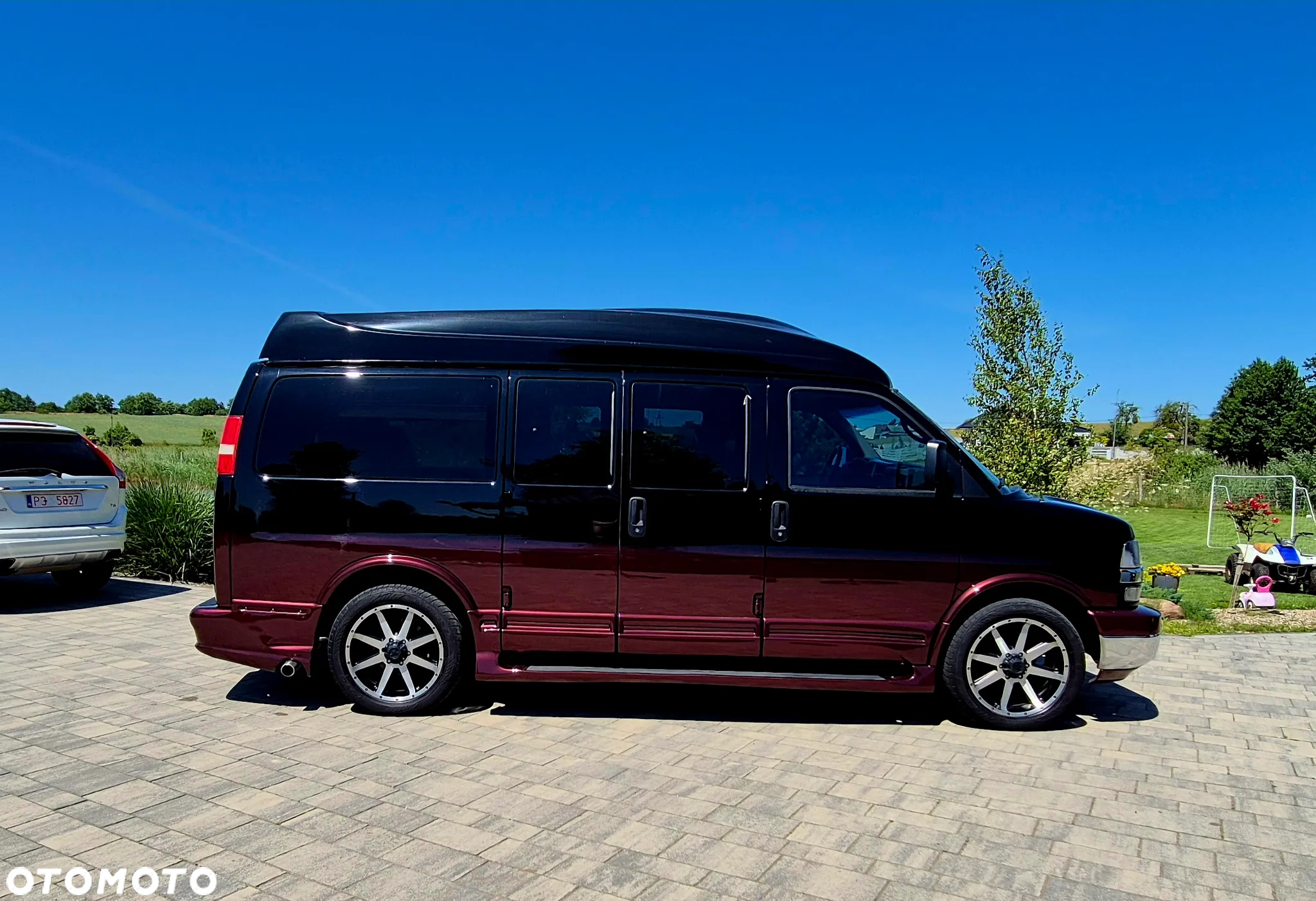 Chevrolet Express - 12