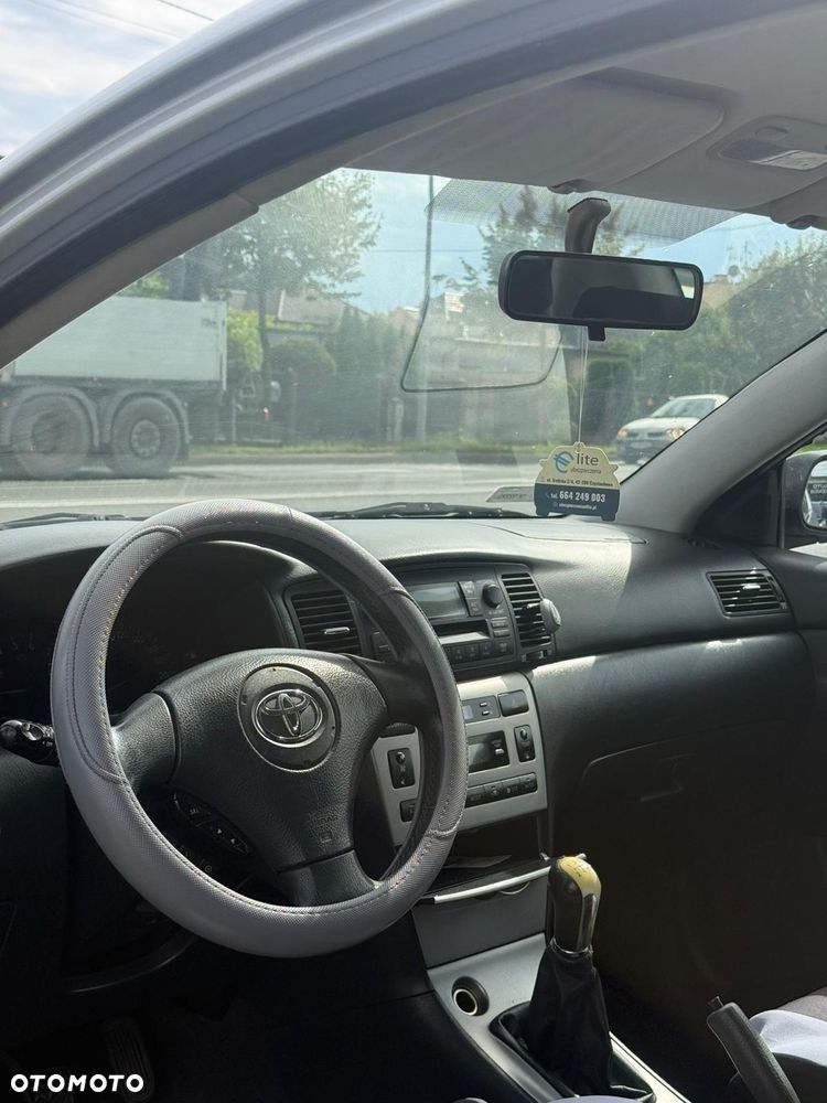 Toyota Corolla - 5