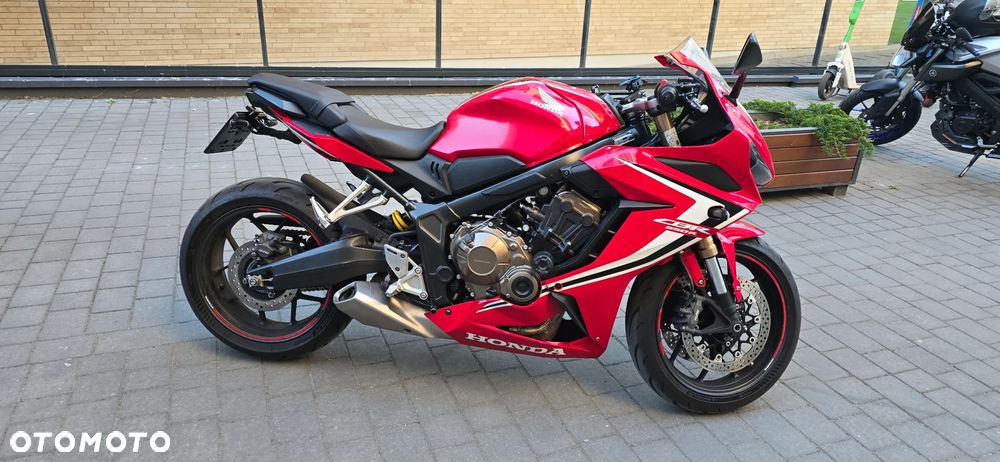 Honda CBR - 1