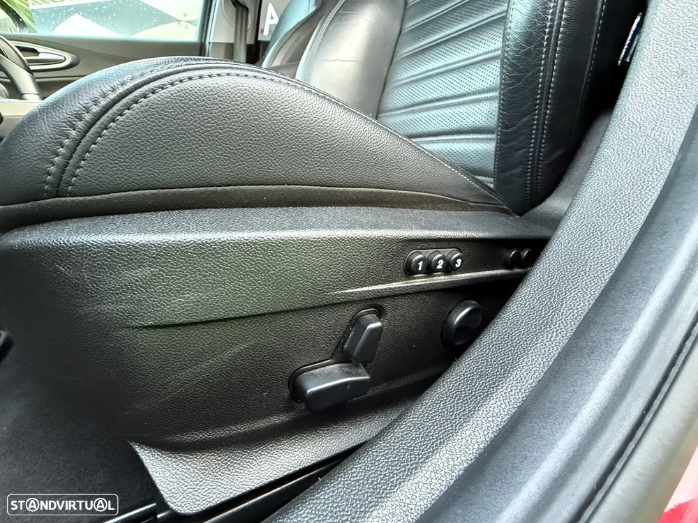 Alfa Romeo Giulia 2.0 Turbo 16V AT8-Q4 Veloce - 46