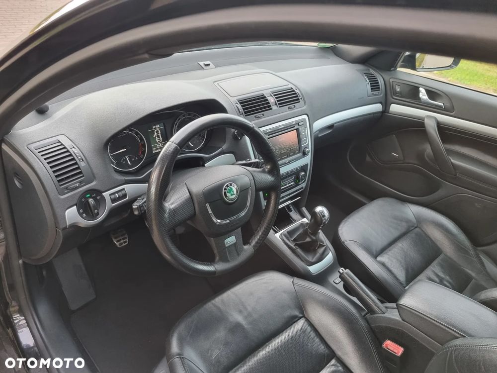 Skoda Octavia 2.0 TDI DPF RS - 9