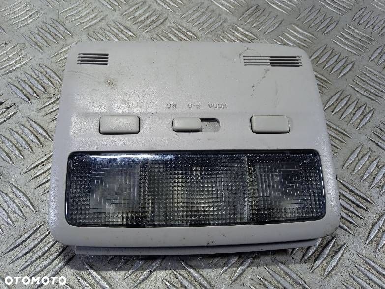 LAMPKA PODSUFITKI TOYOTA AVENSIS T25 - 1