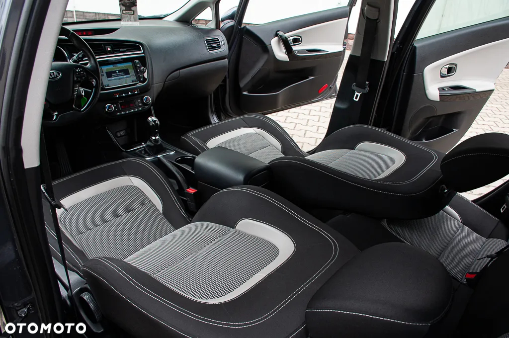 Kia Ceed 1.6 CRDi Platinum Edition - 27