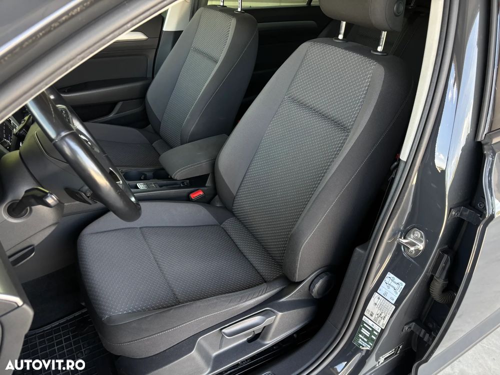 Volkswagen Passat - 25