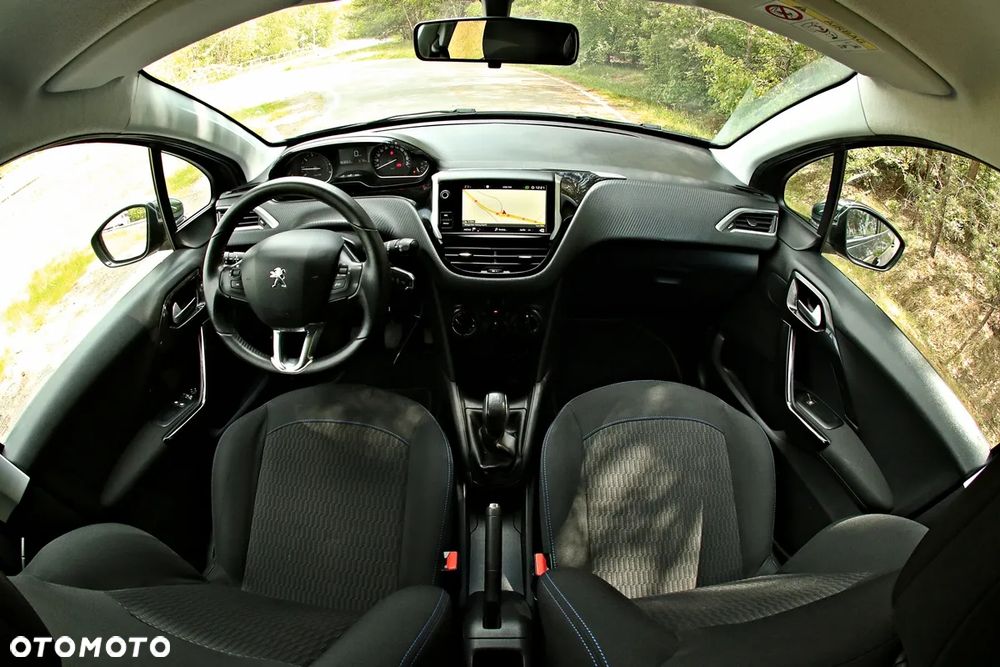 Peugeot 208 1.2 PureTech Style - 6