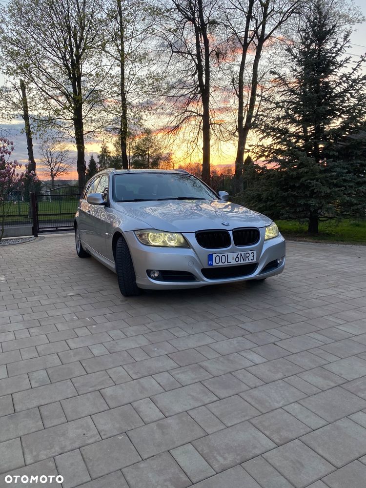 BMW Seria 3 318i - 1