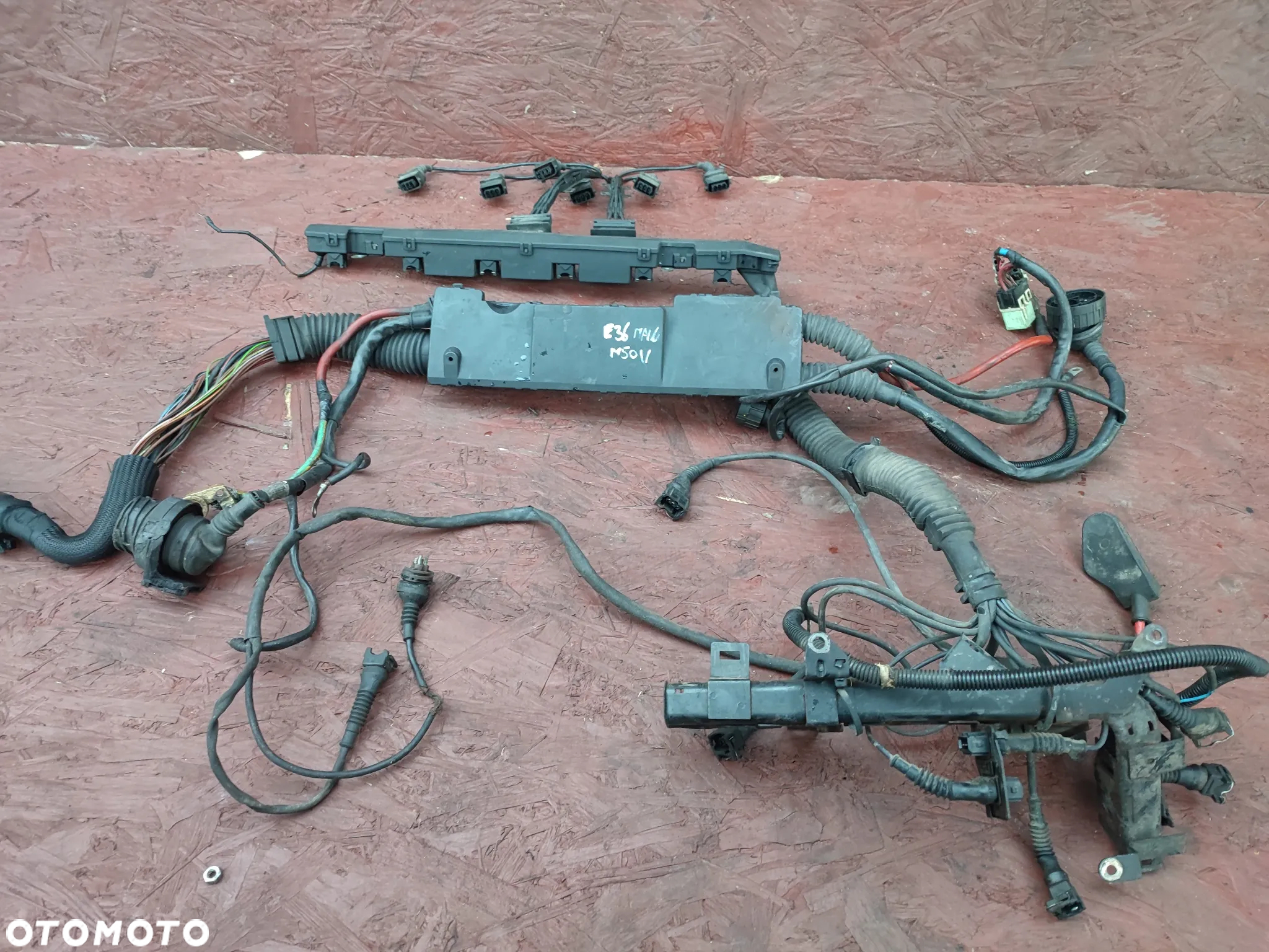 BMW E36 ORYGINALNA WIĄZKA SILNIKA DME DO STEROWNIKA BOSCH GAMY M50B20NV / M50B25NV MANUAL  EUROPA BEZ GAZU O NR. 12 51 1 732 246 / 12 51 1 732 675 /  12 51 1 737 287 OEM - 2