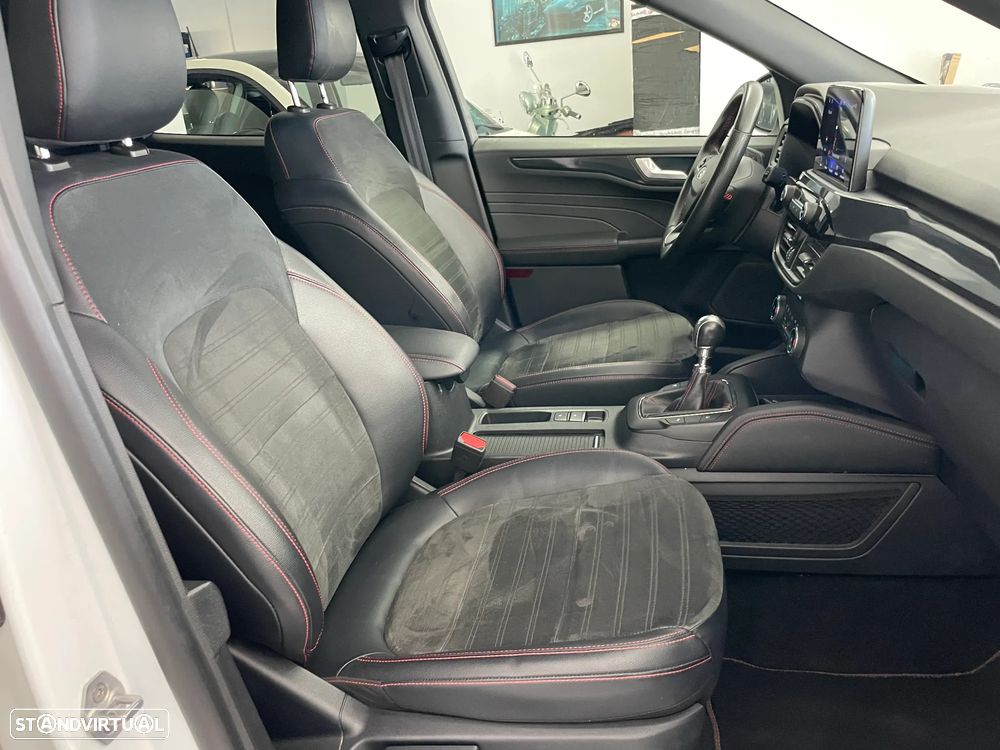 Ford Kuga 1.5 EcoBoost ST-Line X - 17
