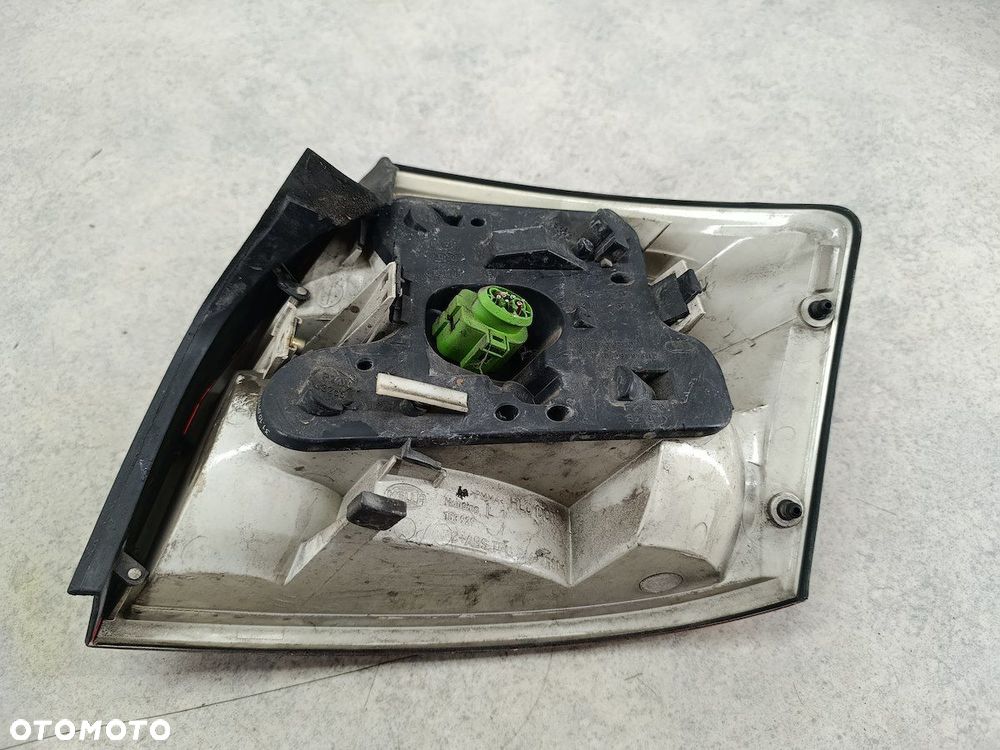 LAMPA TYLNA LEWA AUDI A4 B6 8E0945095 SEDAN - 7