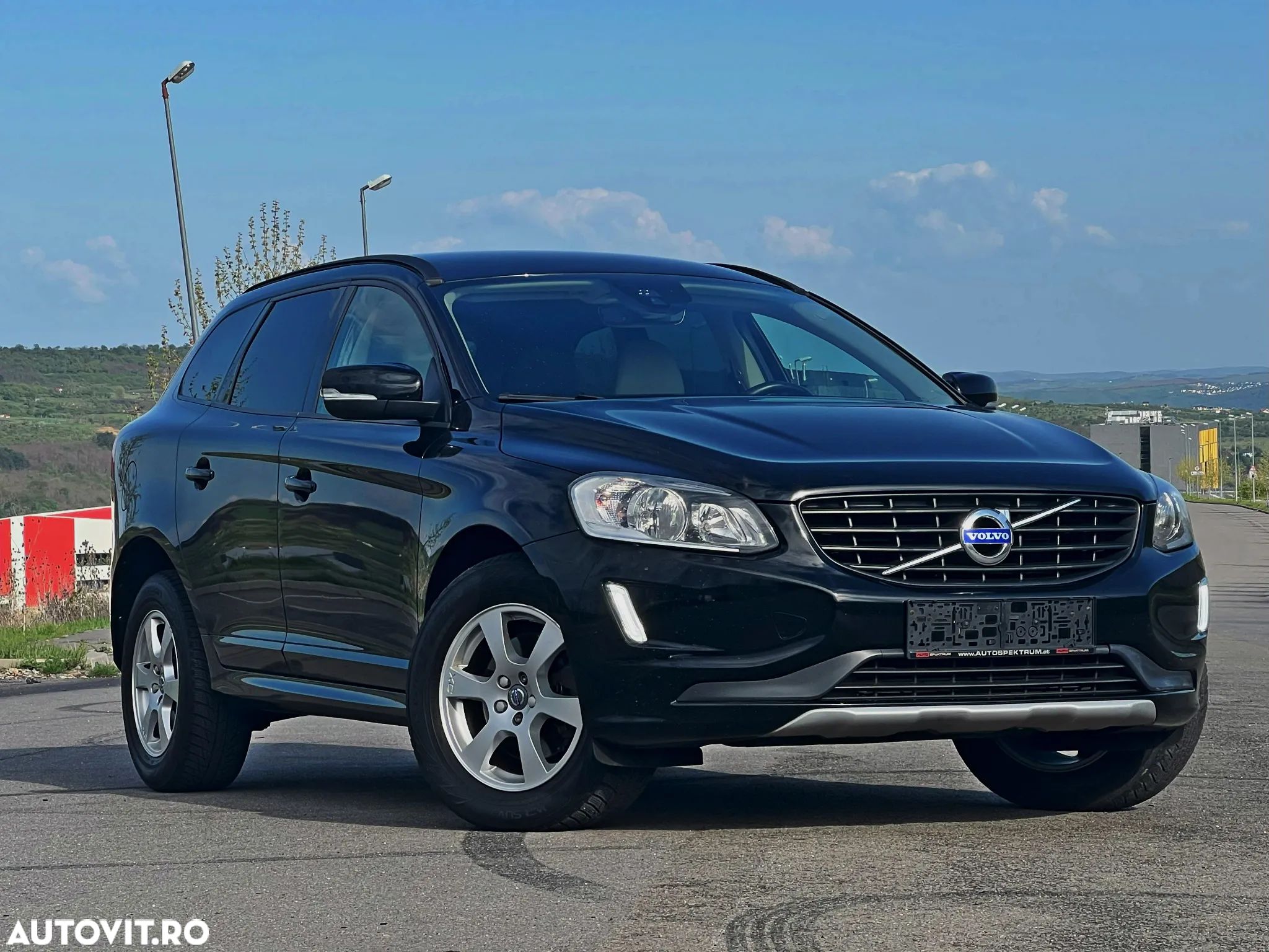 Volvo XC 60 D4AWD Kinetic - 1