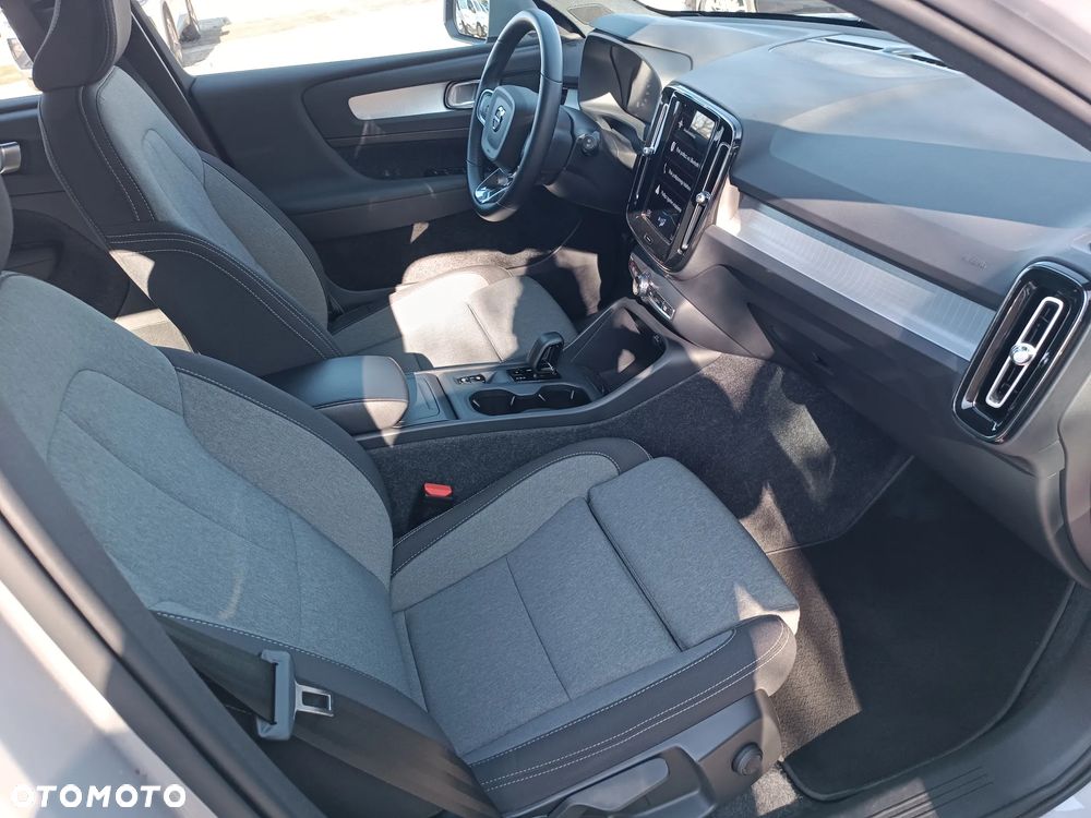 Volvo XC 40 T2 Core - 27