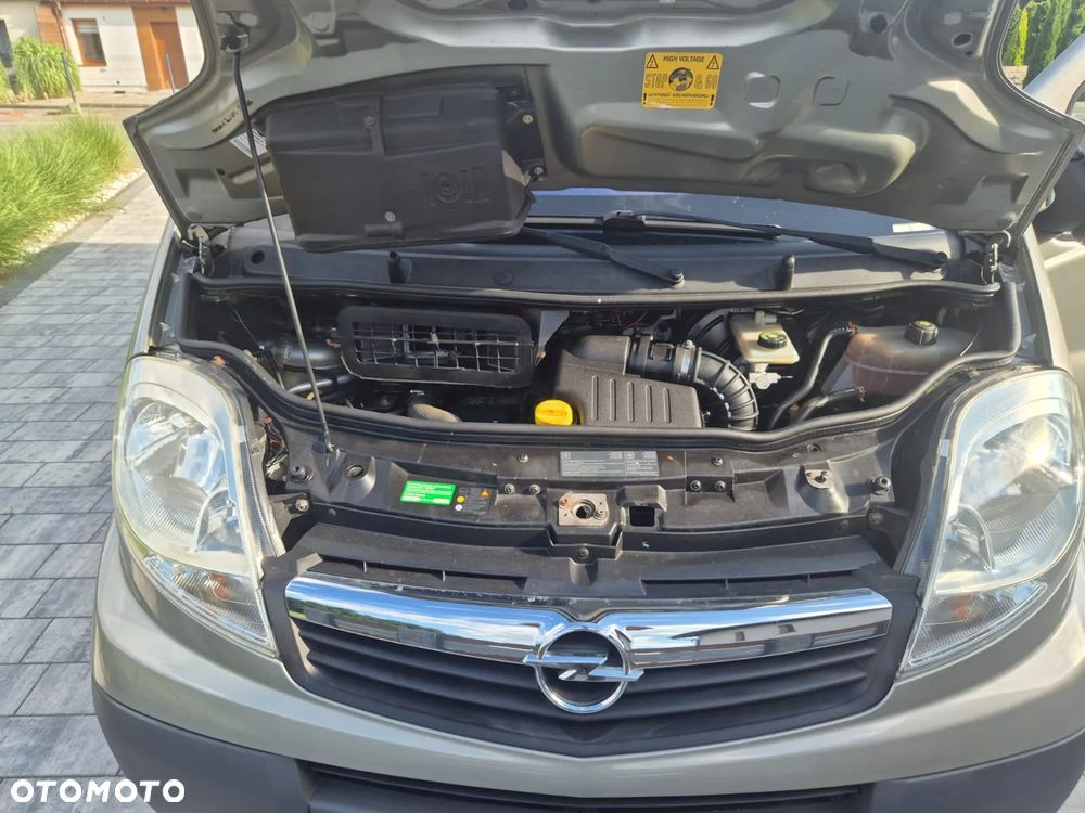 Opel Vivaro - 10