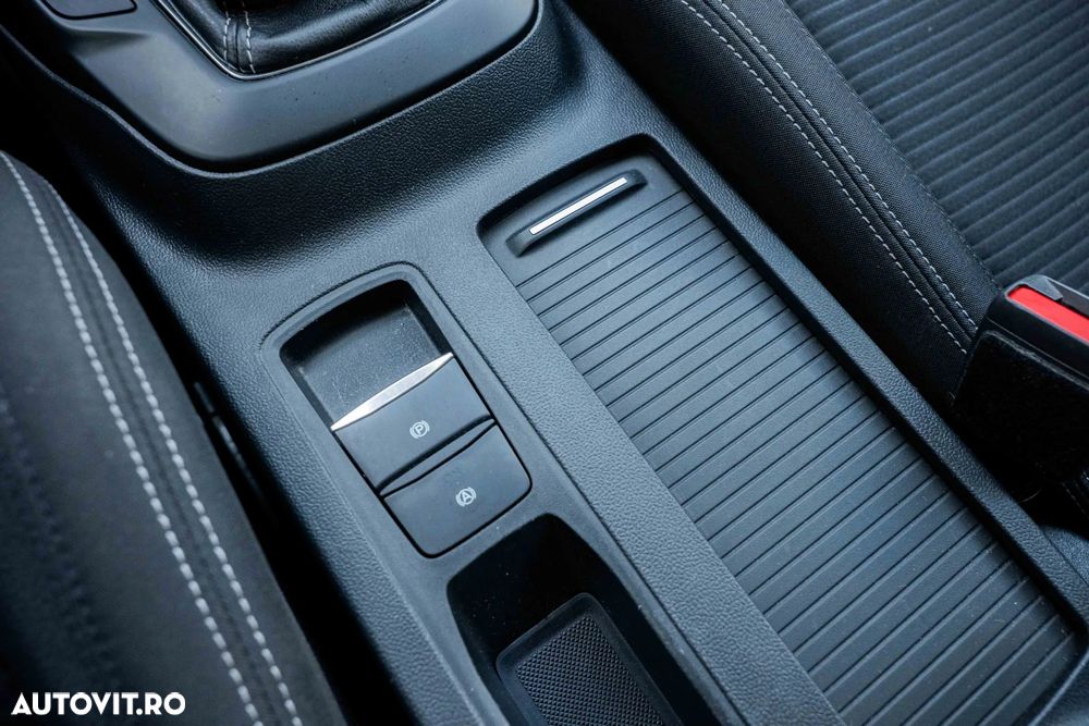 Ford Focus 1.0 EcoBoost Titanium Business - 25