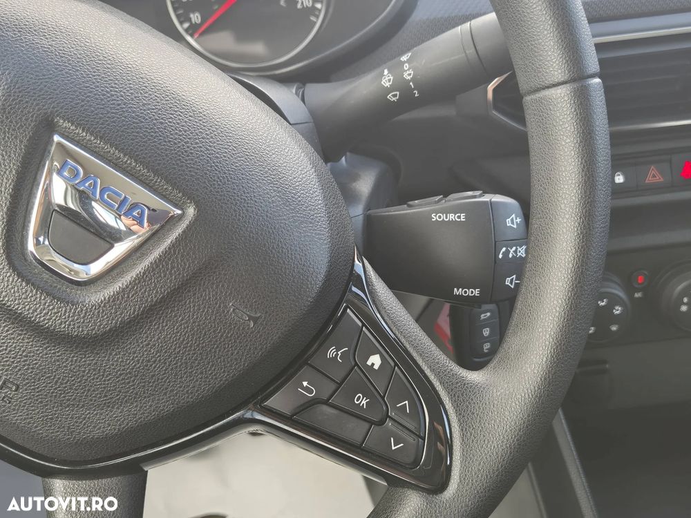Dacia Logan TCe 90 Essential - 16