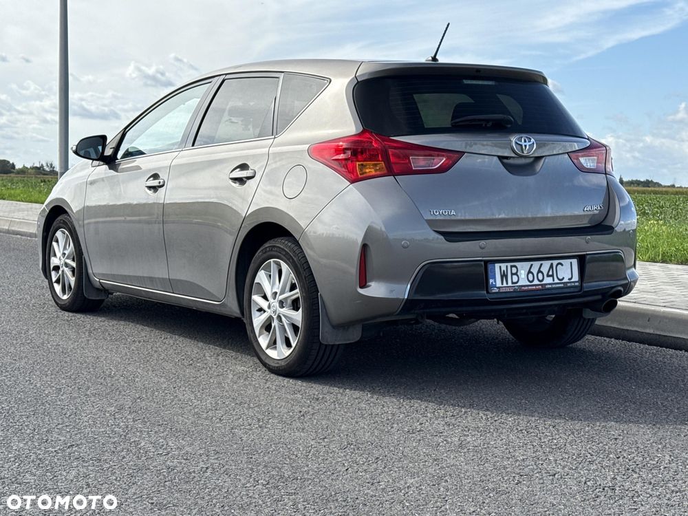 Toyota Auris 1.6 Premium Comfort MS - 4