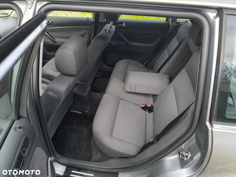 Volkswagen Passat - 14