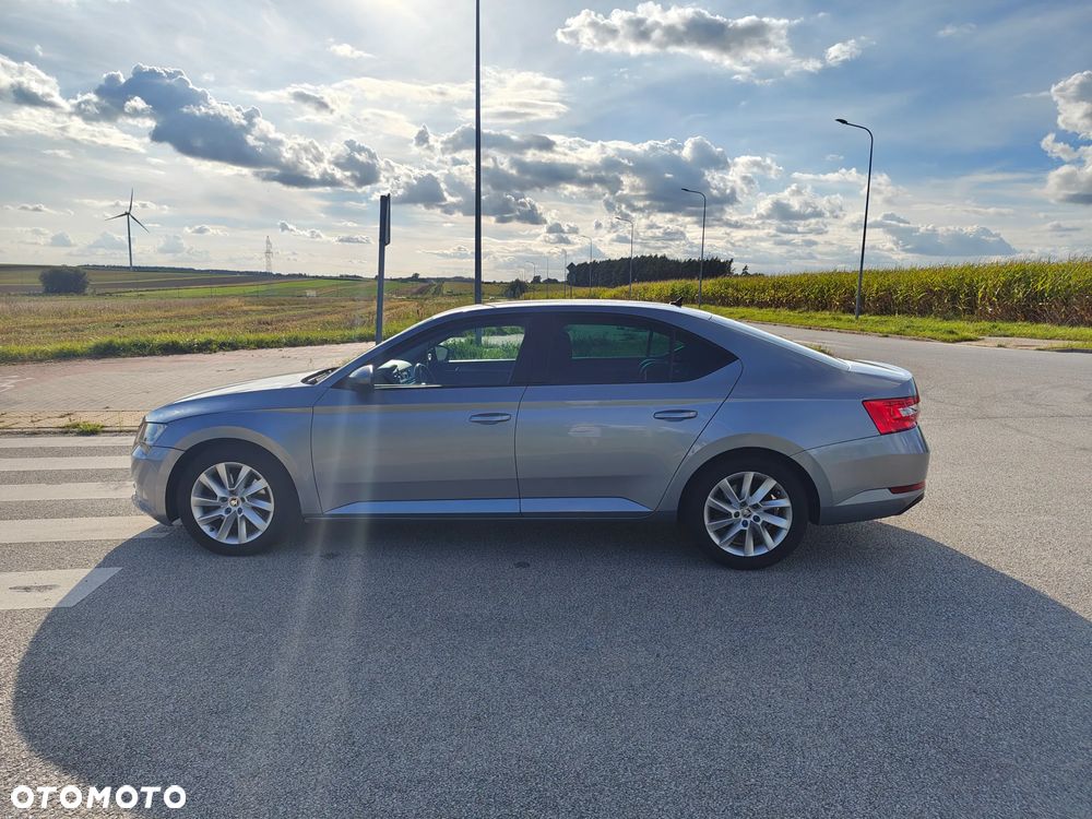 Skoda Superb 2.0 TDI Ambition - 14