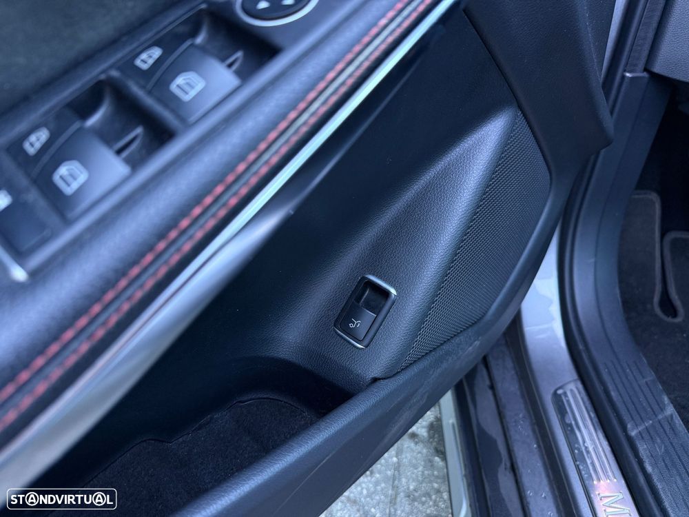 Mercedes-Benz GLA 180 AMG Line - 9