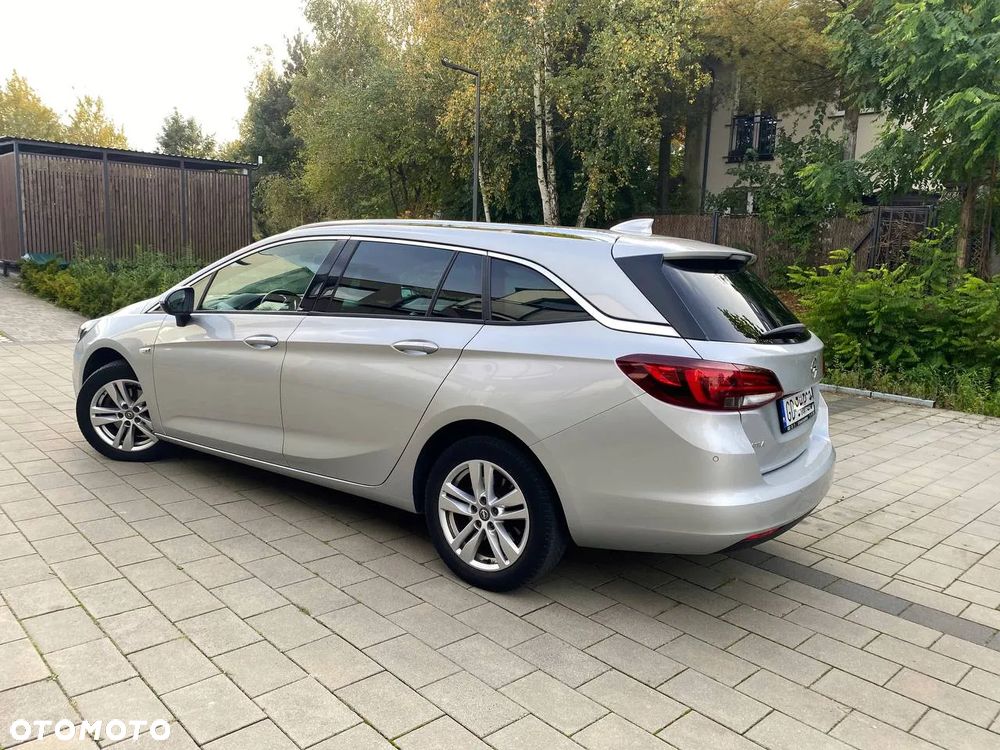 Opel Astra 1.6 D (CDTI) Automatik Dynamic - 2