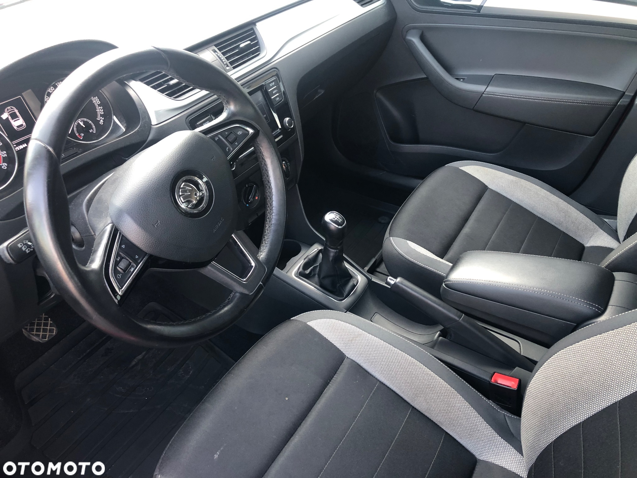 Skoda RAPID 1.6 TDI DPF Ambition - 4