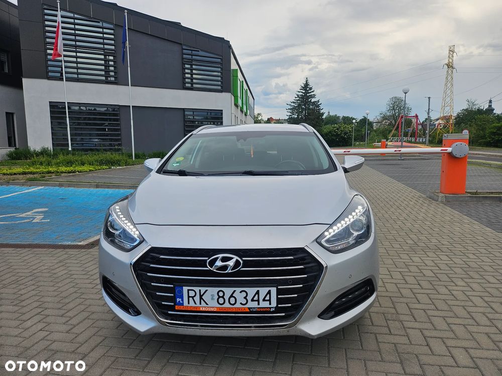Hyundai i40 Kombi blue 1.7 CRDi Family+ - 25
