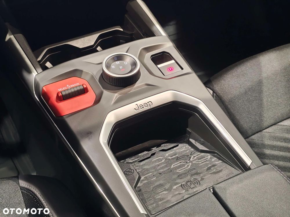 Jeep Compass 1.2 T3 mHEV Altitude FWD DCT - 29