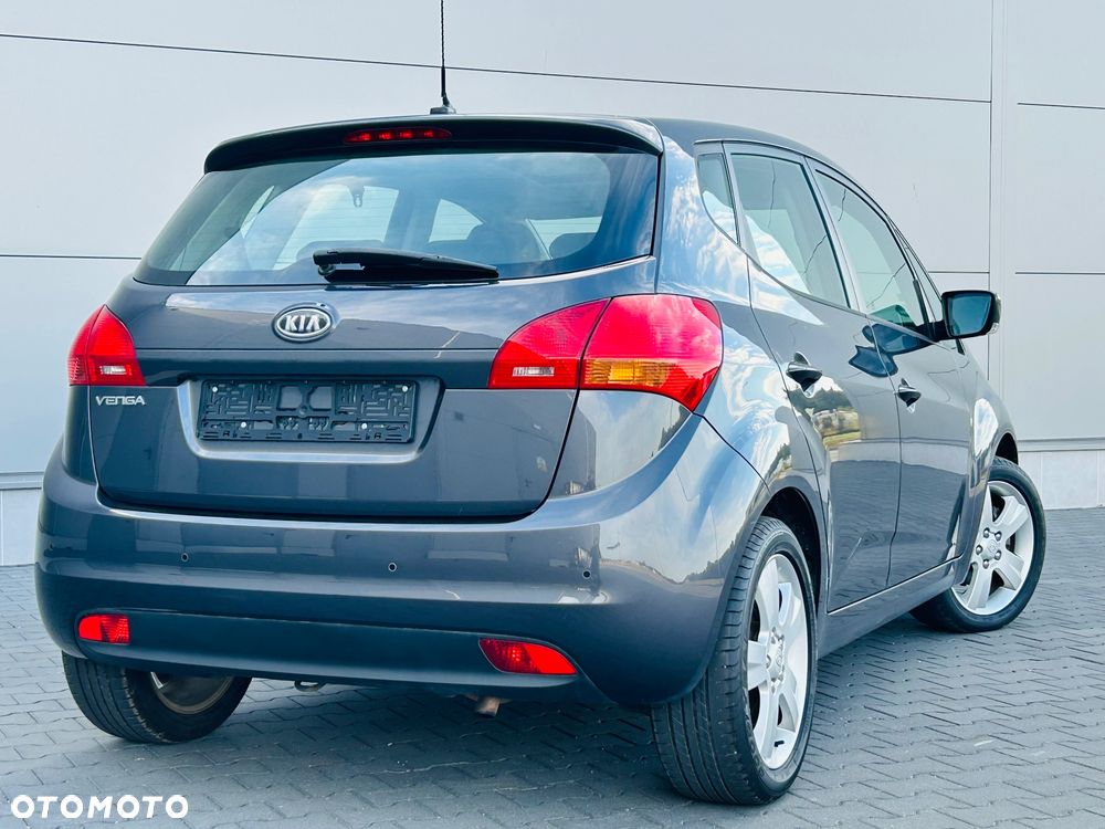 Kia Venga 1.6 L - 4