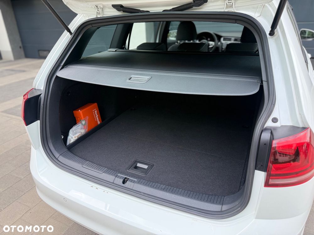 Volkswagen Golf - 28