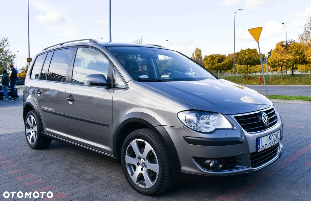 Volkswagen Touran 2.0 TDI DPF Cross - 1