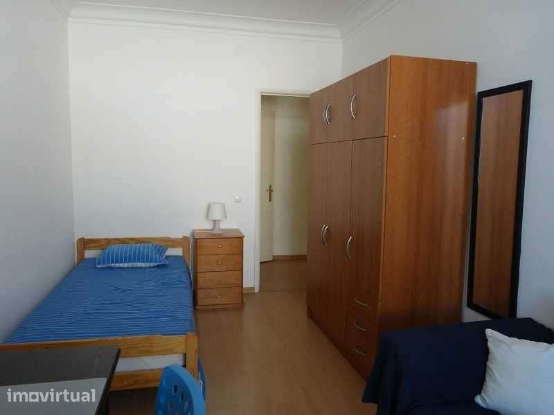 Apartamento t2 com arrecadação Olaias Lisboa - Grande imagem: 4/12