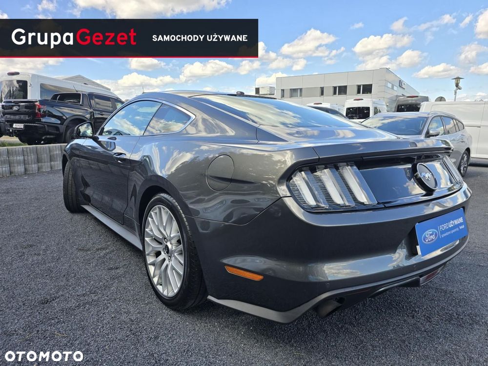 Ford Mustang - 6