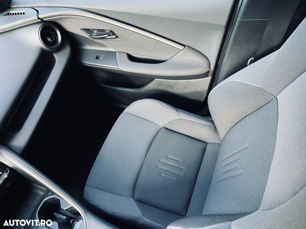 Toyota C-HR 2.0 PHEV 223 CP 4x2 CVT Dynamic - 18