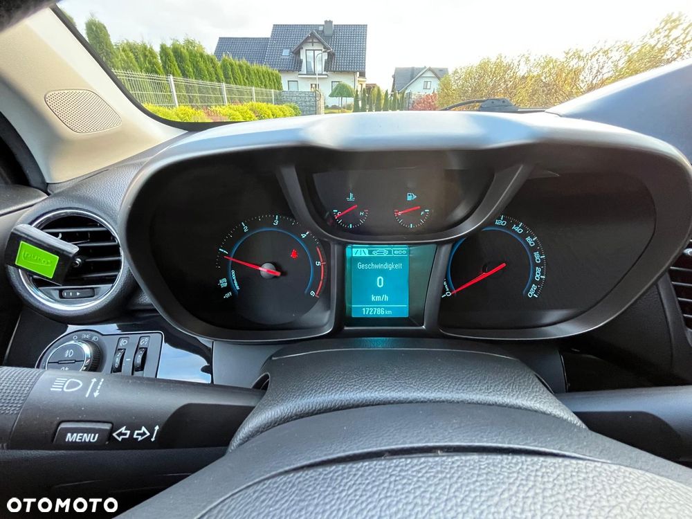 Chevrolet Orlando - 12