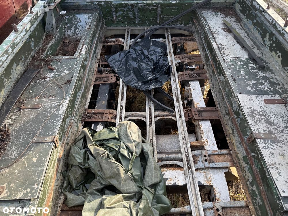 Land Rover Defender - 6