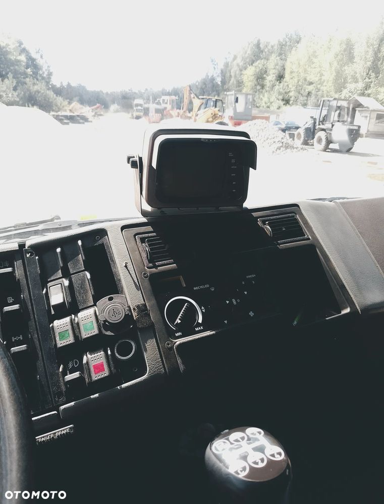 Volvo FL6 250 Koniowóz - 16