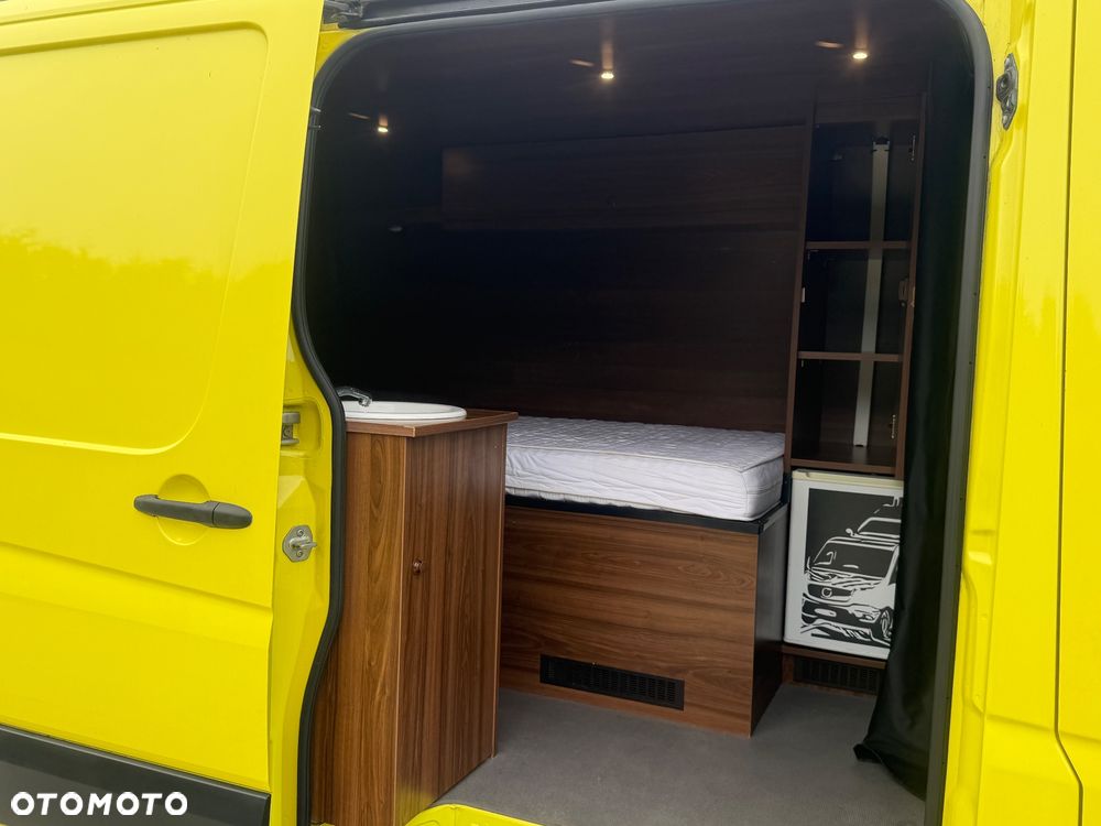 Mercedes-Benz Sprinter - 1