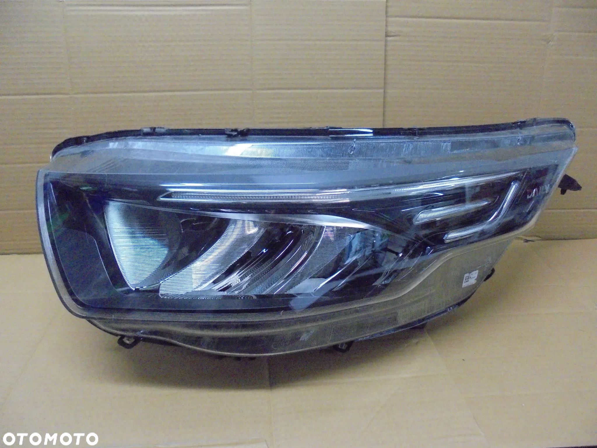 IVECO DAILY 2019-LAMPA PRZEDNIA LEWA FULL LED REFLEKTOR 5802711800 - 1