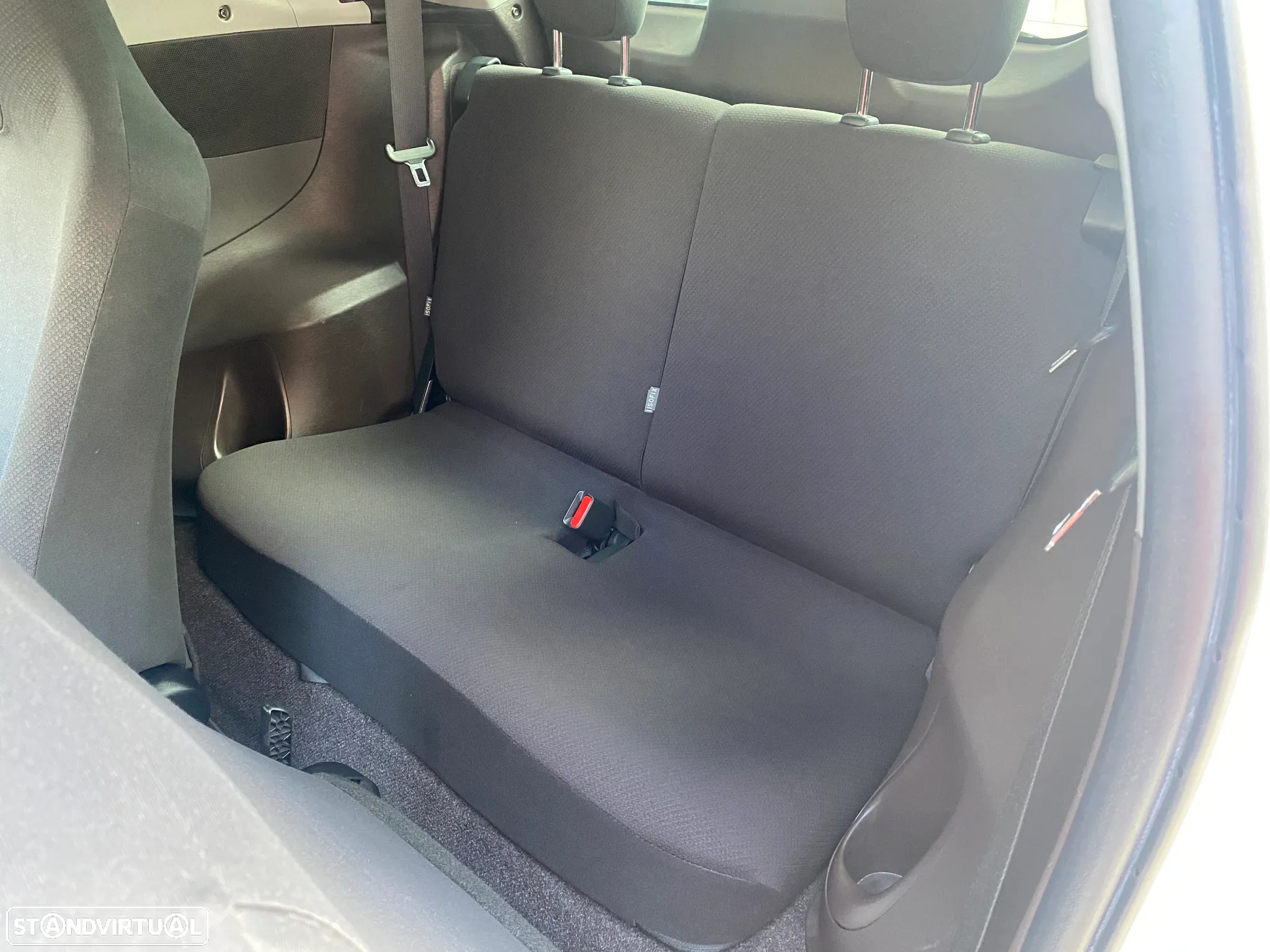 Toyota iQ 1.0 VVT-i - 34