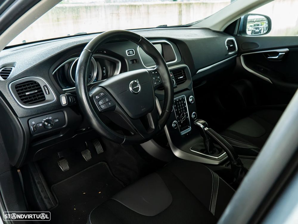 Volvo V40 2.0 D2 Momentum - 11