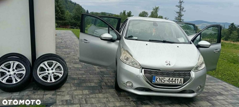 Peugeot 208 - 5