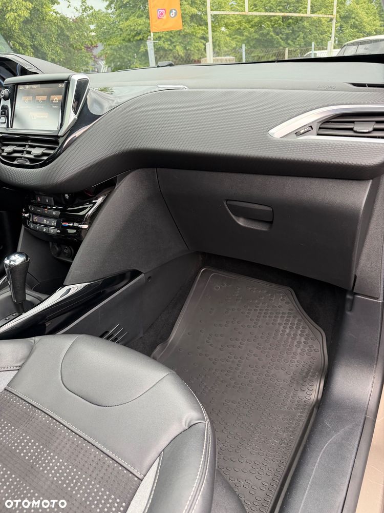 Peugeot 2008 1.6 VTi Allure - 16