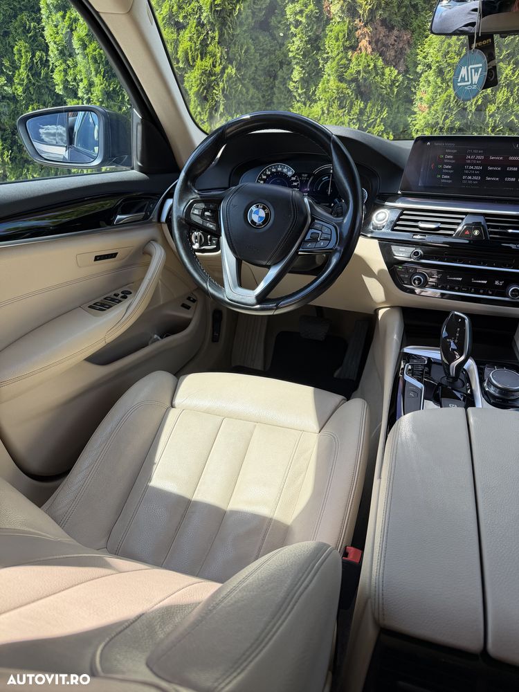 BMW Seria 5 530i AT MHEV - 37
