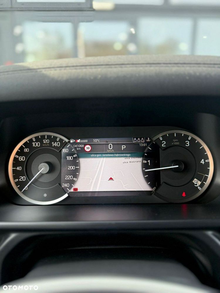 Land Rover Defender - 18