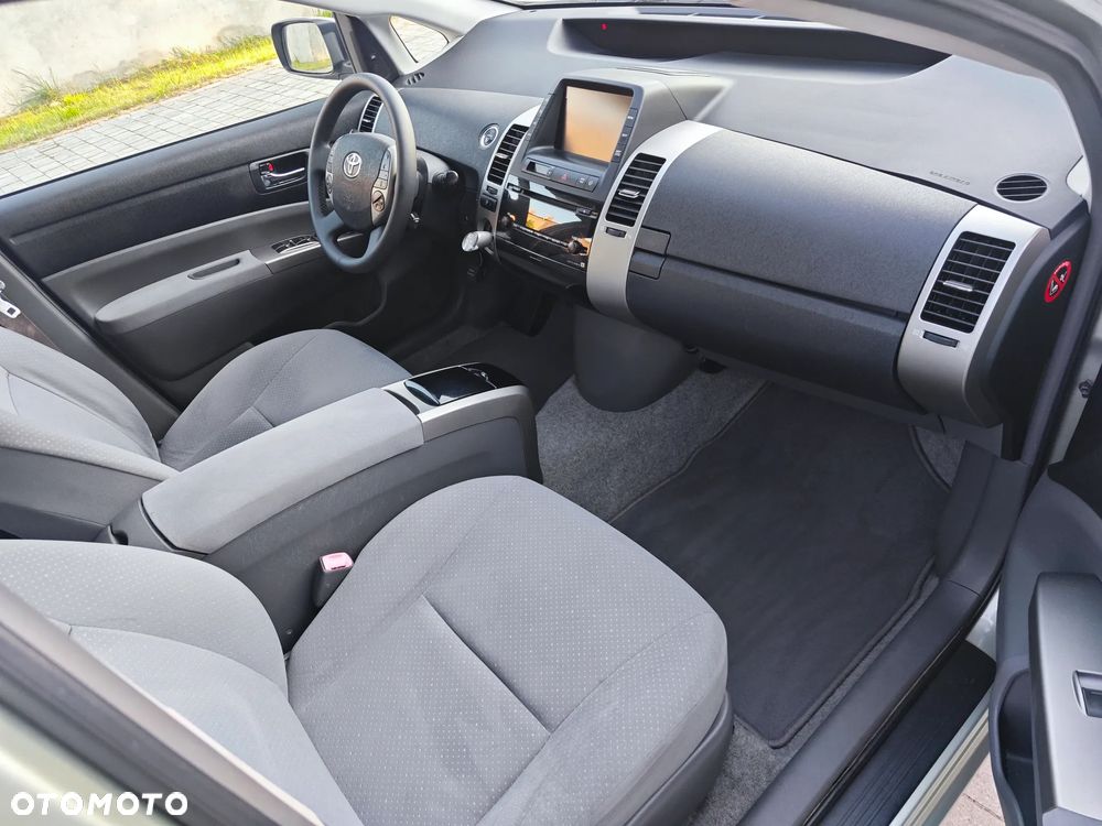 Toyota Prius 1.5 VVT-i Sol - 21