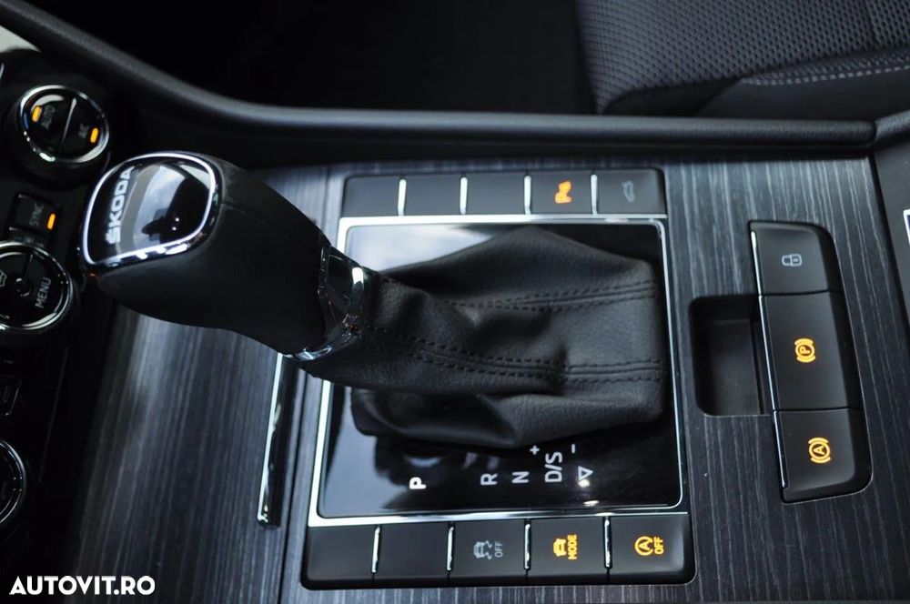 Skoda Superb 2.0 TSI DSG Style - 33